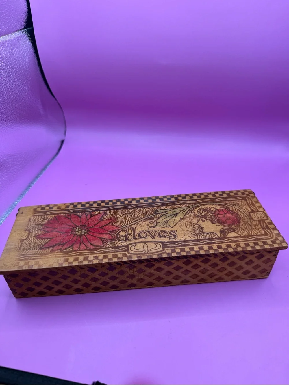 1900s Art Nouveau Wooden Glove Box With Gibson Girl Floral Design with Gloves